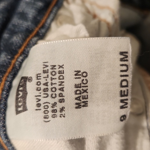 524 Levis Jeans - Picture 6 of 6